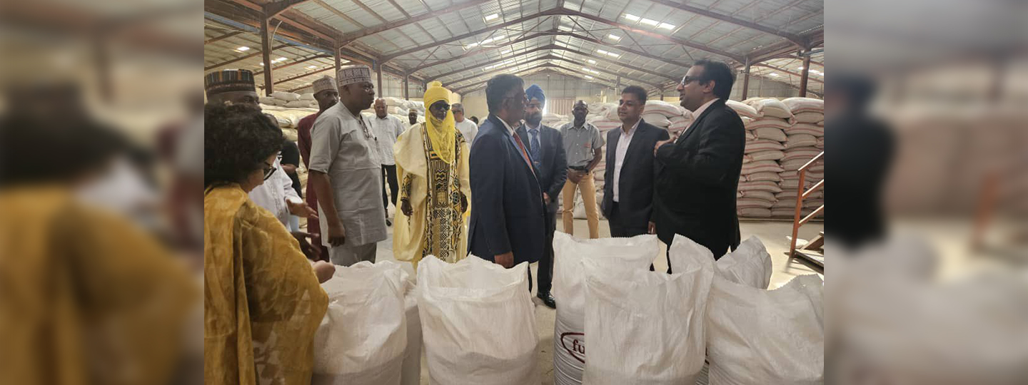 On 27 September, HC visited Indian enterprise M/s Fullmark Group in Kano.  A major Agro Processor and equipment manufacturer.
