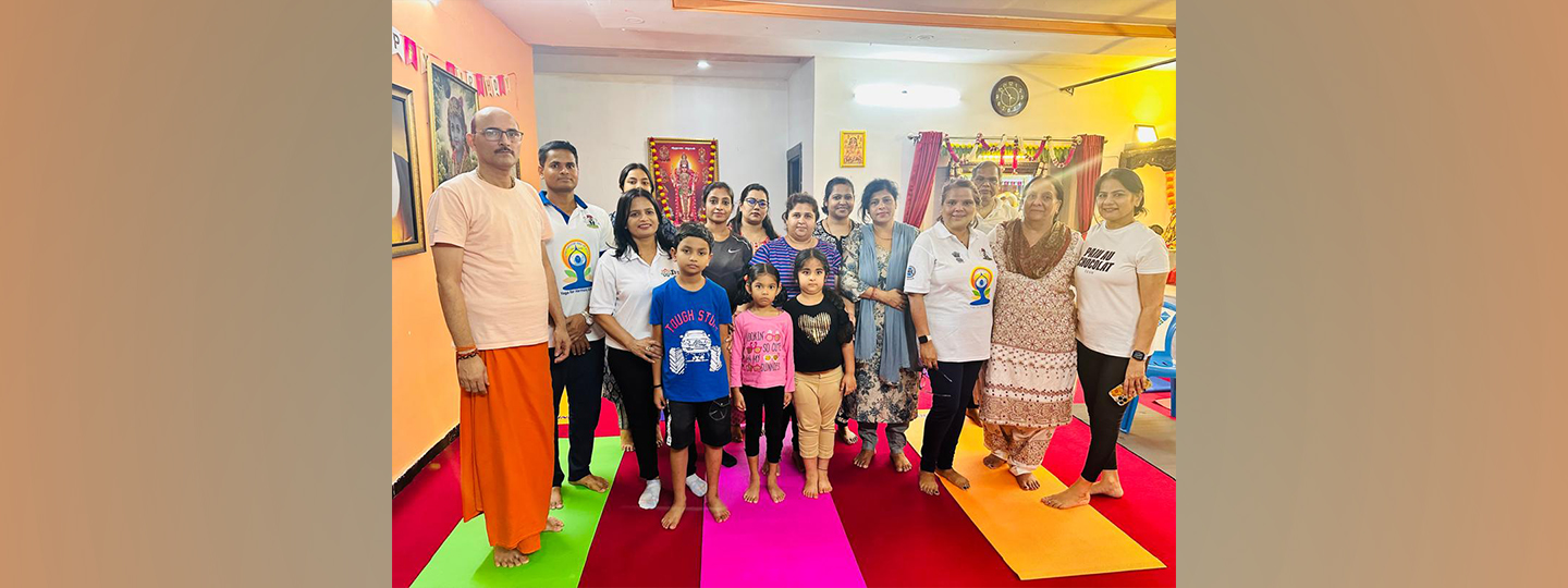As a run up to the 10th International Day of Yoga, Shri Diptiranjan Mohanty, TIC delivered a lecture with demonstration of yogic postures at Bharat Hindu Temple in Abuja on 19th June 2024.
