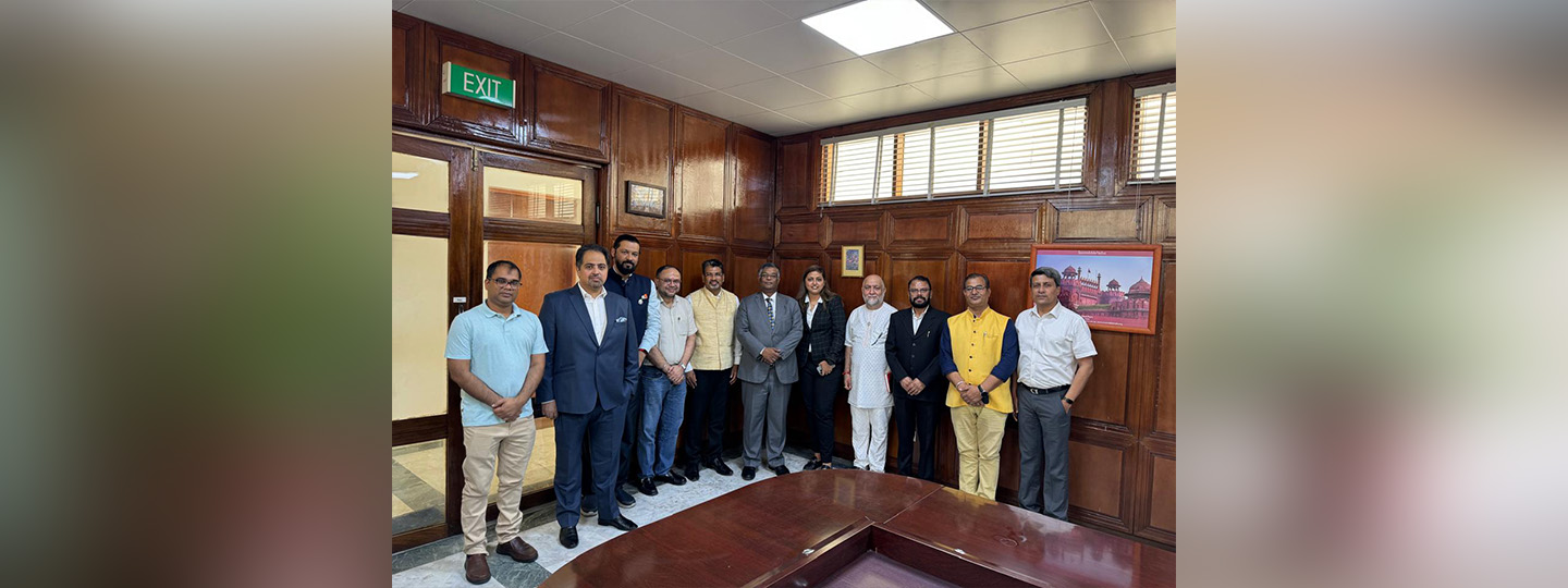 On 18 March 2024, HC met Mr. Pradeep Pahalwani, President, Indian Professionals Forum (IPF), Nigeria, along with newly elected committee members of IPF
