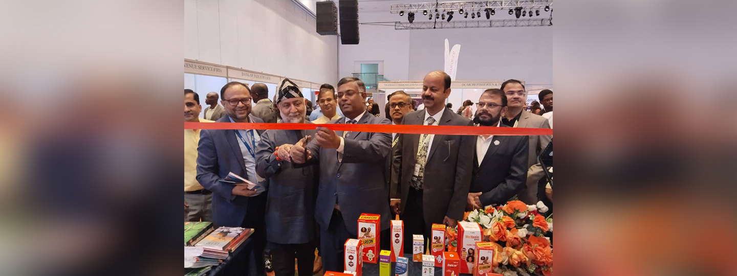 HC inaugurated the India Pavilion set up with IPF and Indian companies, showcasing Logistics, Pharma, Renewable Energy, CNG kits, UPS, Tyres, and Paper products at the International Business Conference & Expo organized by Lagos Chamber of Commerce on 27-28 Aug at Lagos
