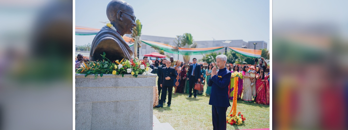  On 22 Jan 2024, Dr. S. Jaishankar, External Affairs Minister of India, Visited High Commission of India, Abuja, unveiled a bust of Mahatma Gandhi and planted a sapling in the premises.

