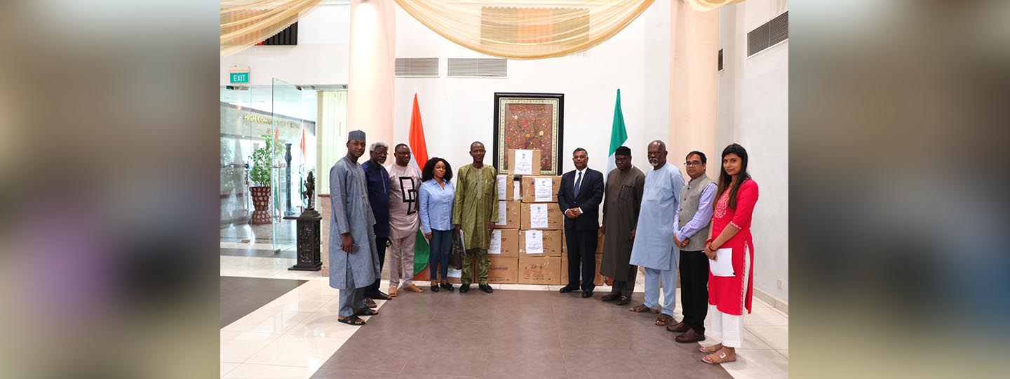  On 29 Nov 2023, HCI, Abuja donated books to the library of Savannah Centre for Diplomacy, Democracy & Development (SCDDD), Abuja.