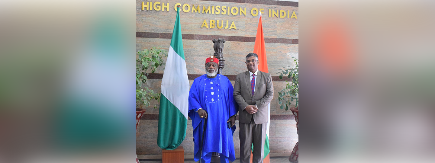 On 30 Aug, HC met King Akpata of Enugu.
